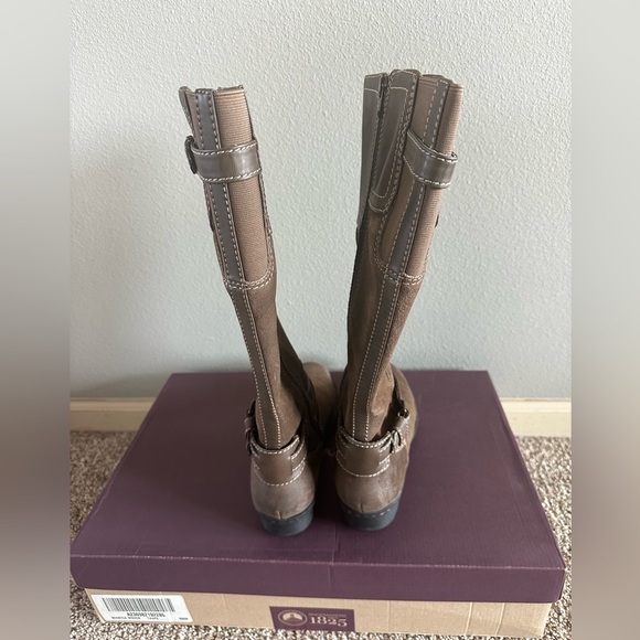 Clark’s Suede knee high boots - Picture 3 of 11